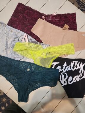 Lot Victoria Secrets Size L